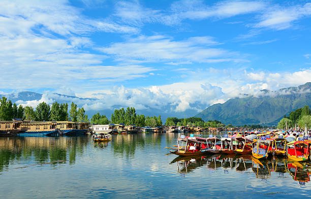 6-Day Scenic Kashmir Delight with Houseboat Experience